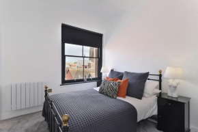 Apt 2, 15 West Street